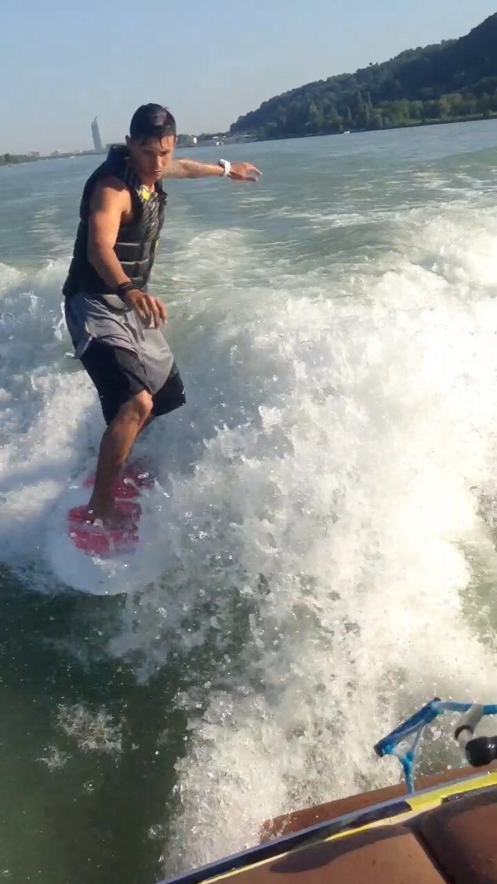 Wakesurf